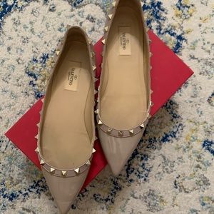 Valentino Garavani Poudre Patent Rockstud Ballet Flat